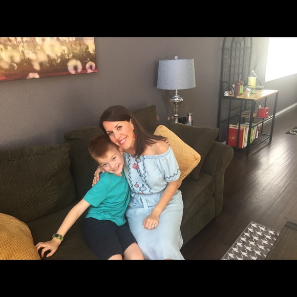 Meet your Posher, Lauren - Picture 4 of 6